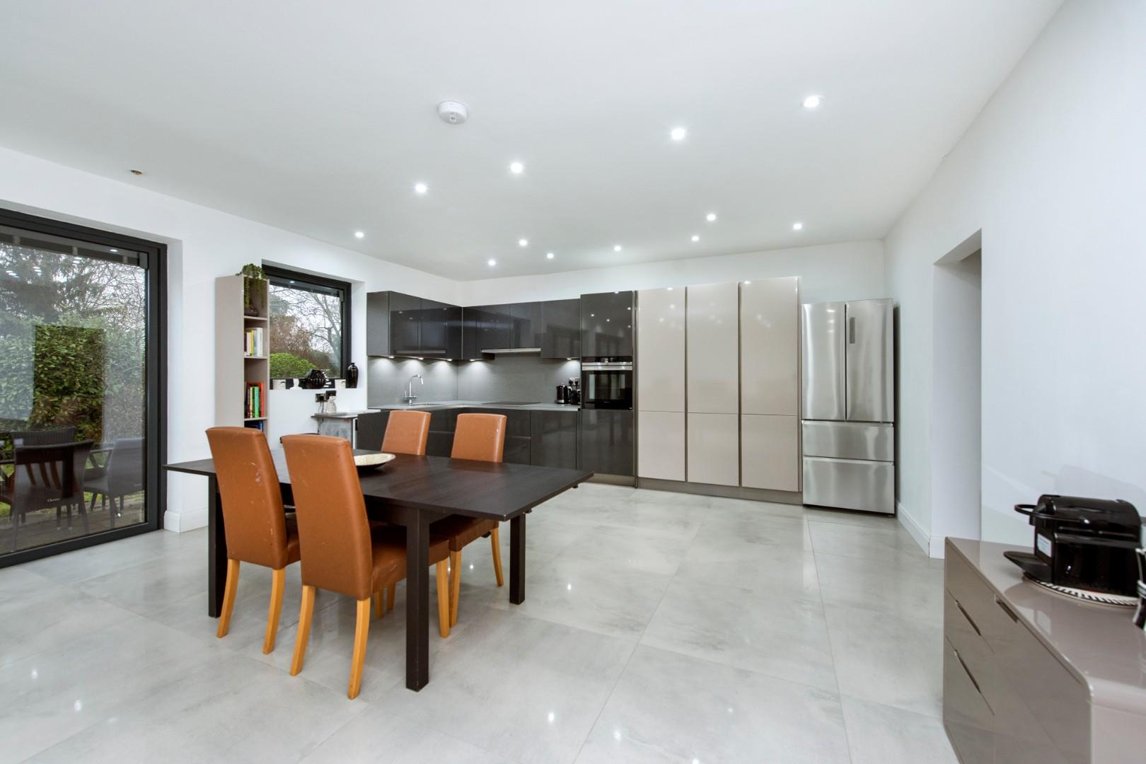 Parkside, Mill Hill